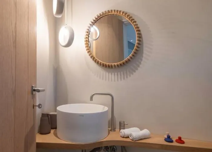 Salt N Sky Naxos Vivlos